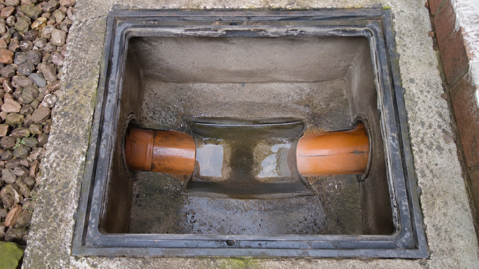 Drain Cleaning — UK drainage example
